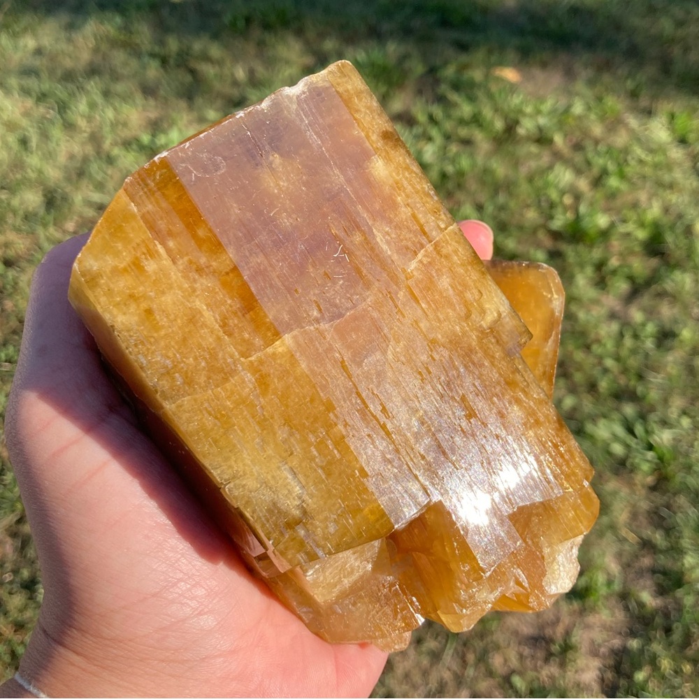 Large golden barite cluster